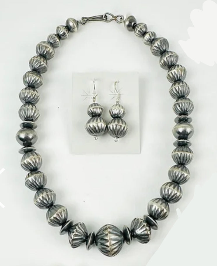 Virginia Tso Navajo Pearls 16”