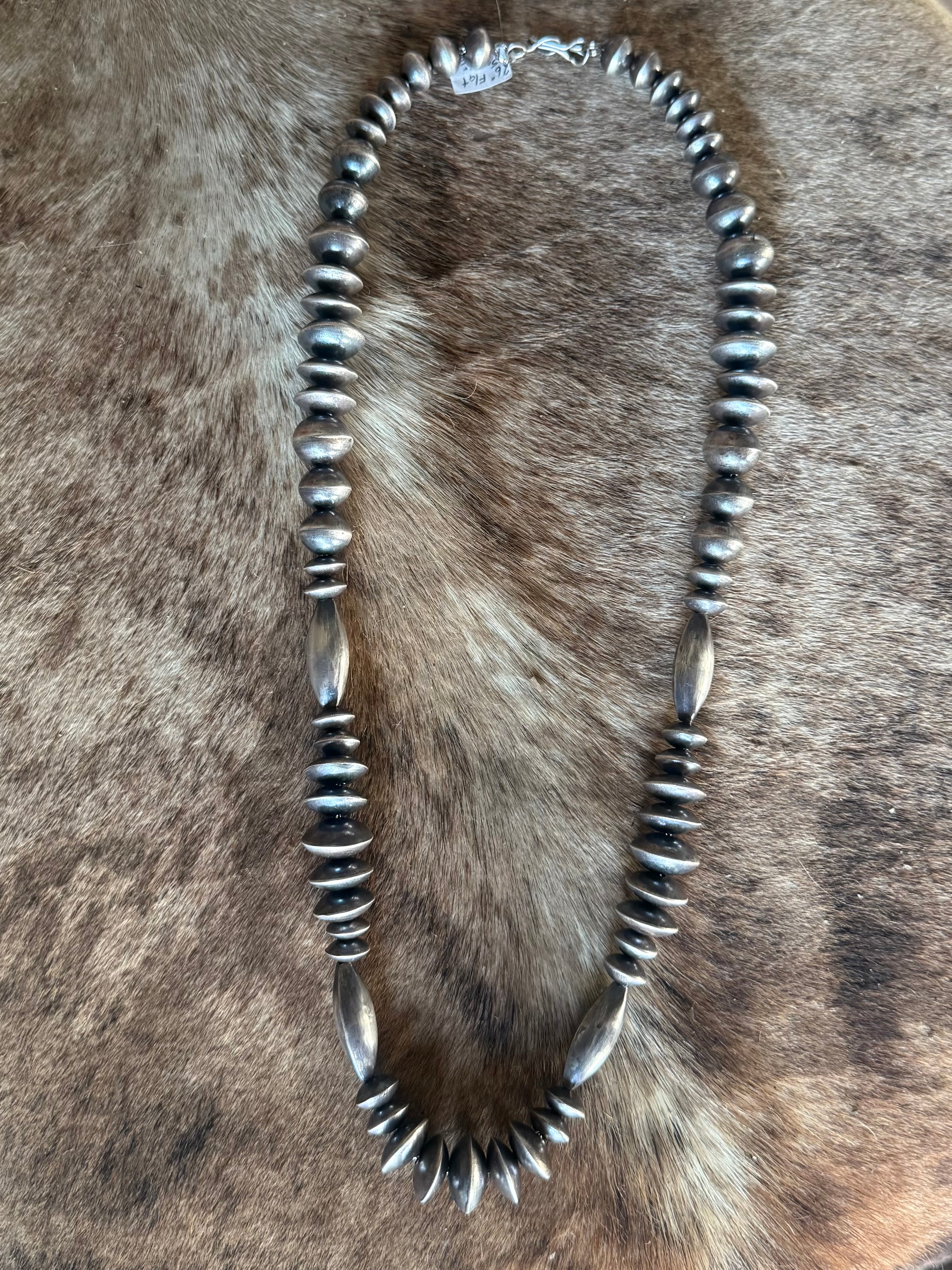 Statement Navajo Pearls 26” RTS